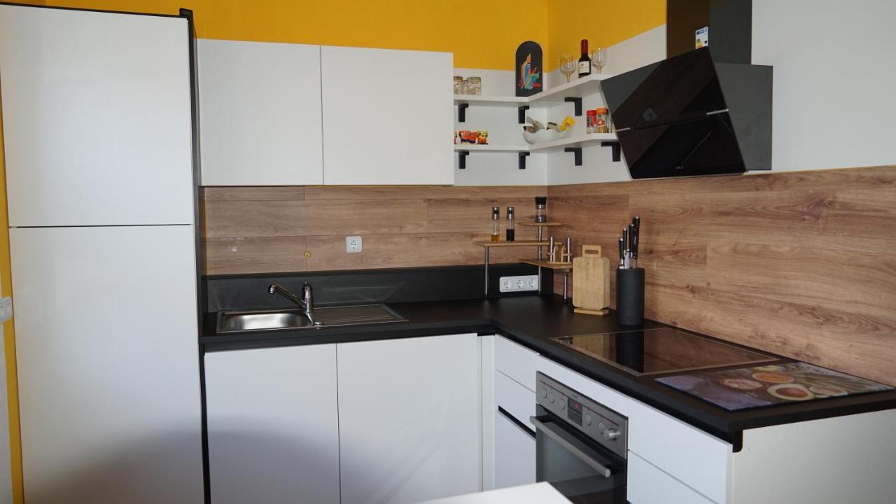 Grosszuegige Wohnung Mit Terrasse Und Gartenzugang - Das Komplette Erdgeschoss Bindlach Extérieur photo