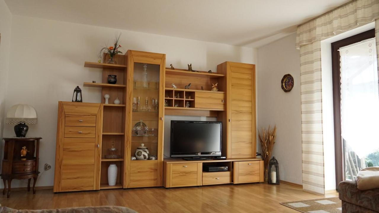 Grosszuegige Wohnung Mit Terrasse Und Gartenzugang - Das Komplette Erdgeschoss Bindlach Extérieur photo
