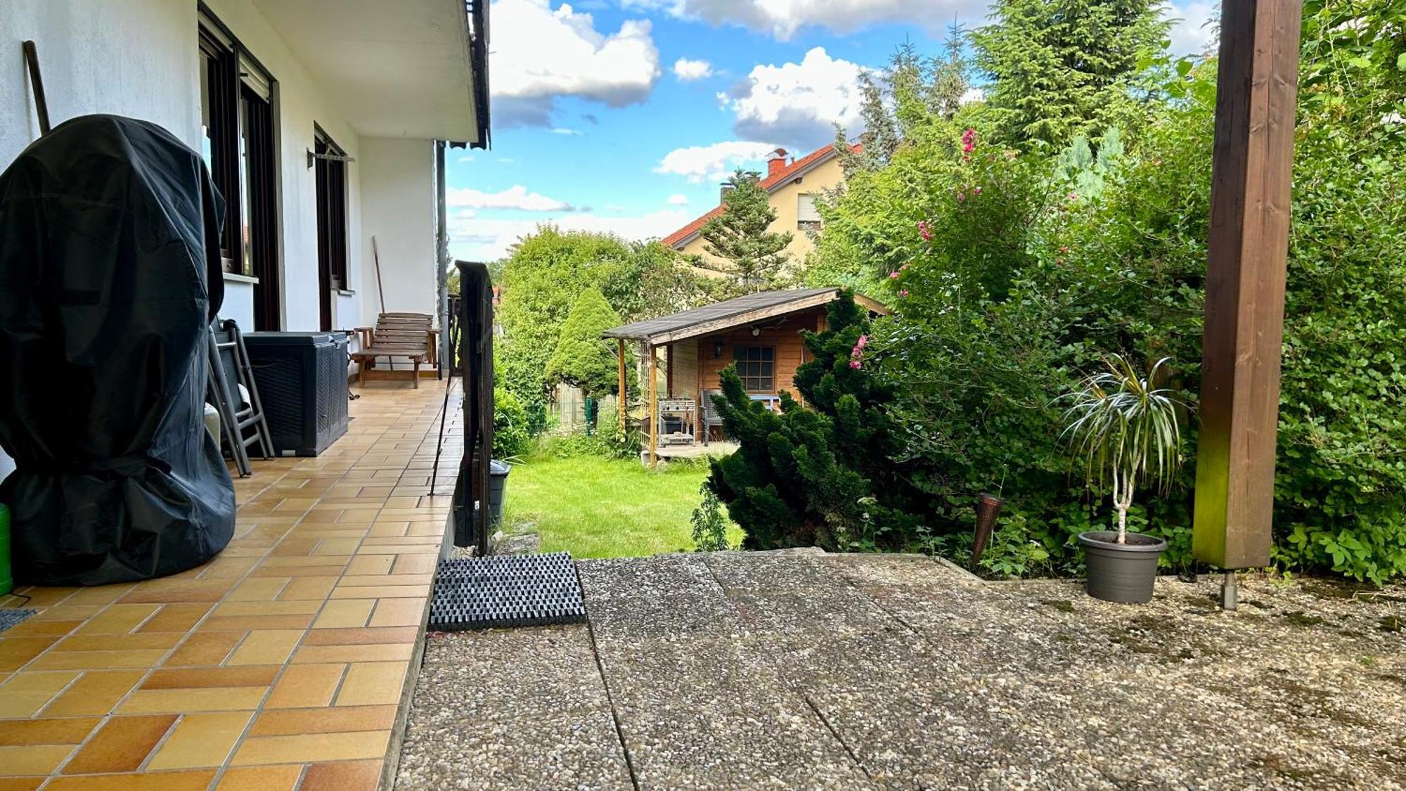 Grosszuegige Wohnung Mit Terrasse Und Gartenzugang - Das Komplette Erdgeschoss Bindlach Extérieur photo