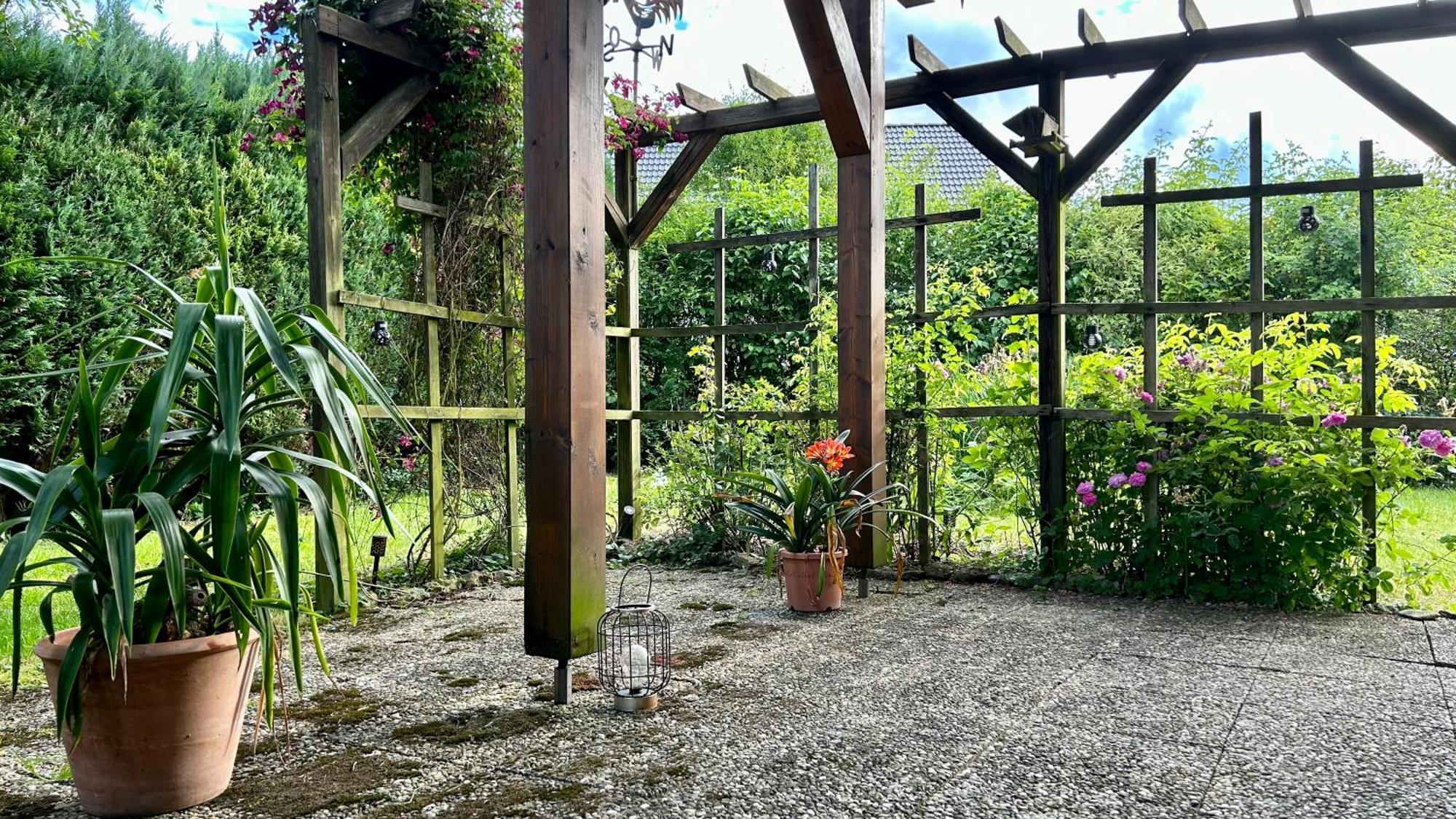 Grosszuegige Wohnung Mit Terrasse Und Gartenzugang - Das Komplette Erdgeschoss Bindlach Extérieur photo