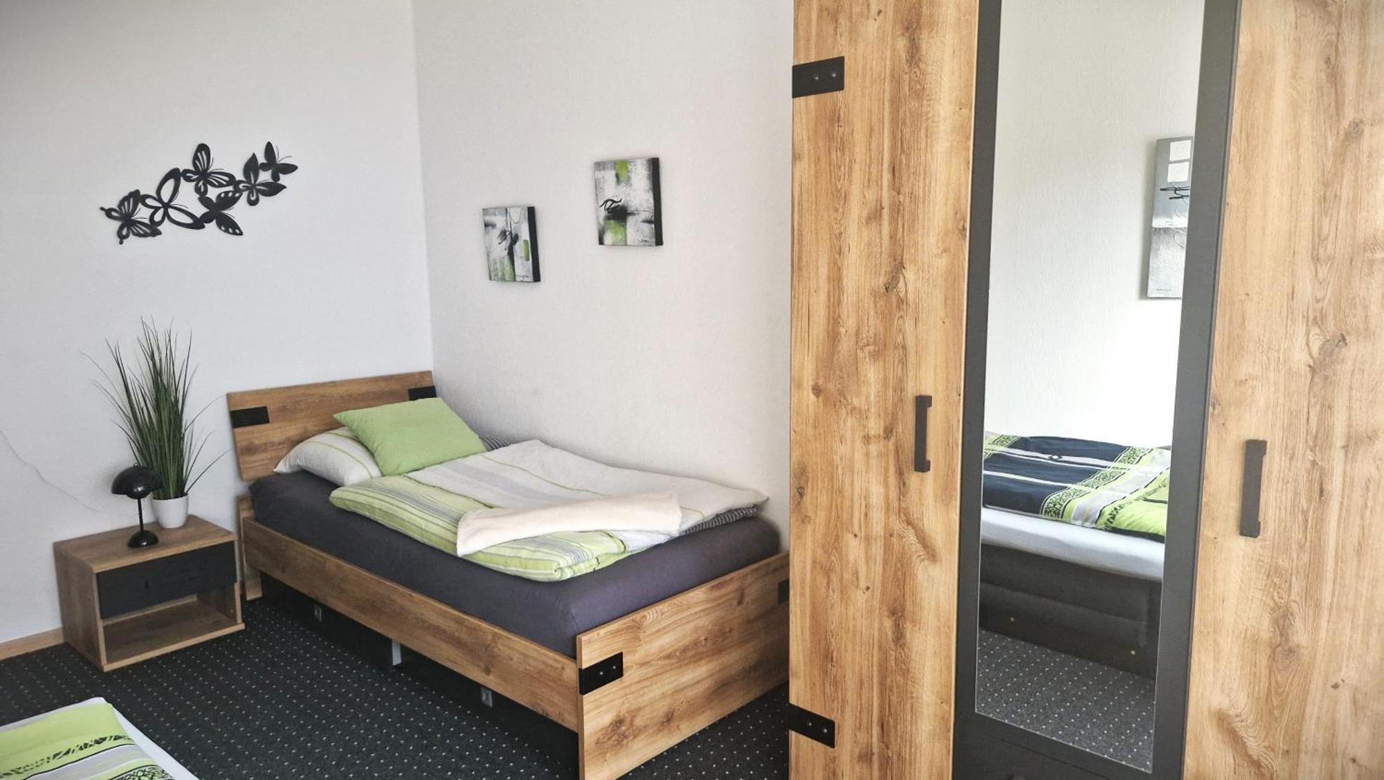 Grosszuegige Wohnung Mit Terrasse Und Gartenzugang - Das Komplette Erdgeschoss Bindlach Extérieur photo